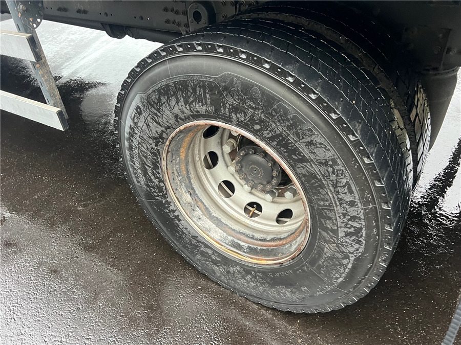 Camion à rideaux coulissants Volvo FE 280: photos 15