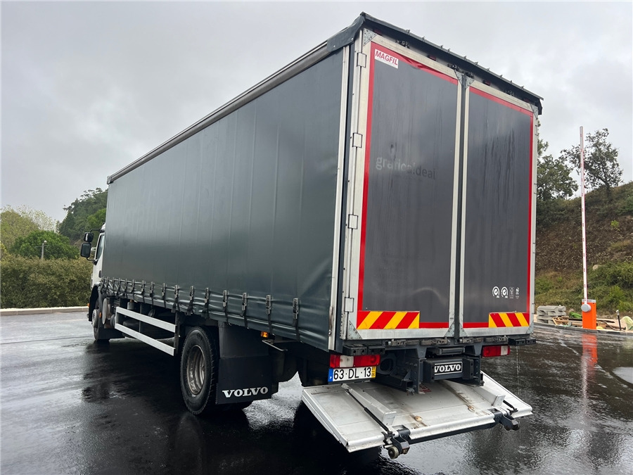 Camion à rideaux coulissants Volvo FE 280: photos 6