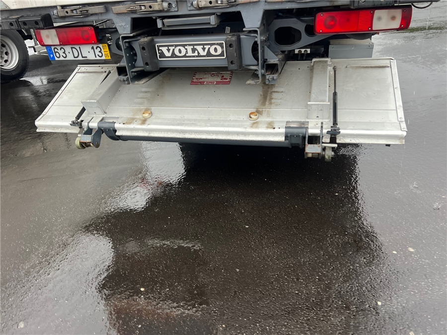 Camion à rideaux coulissants Volvo FE 280: photos 7