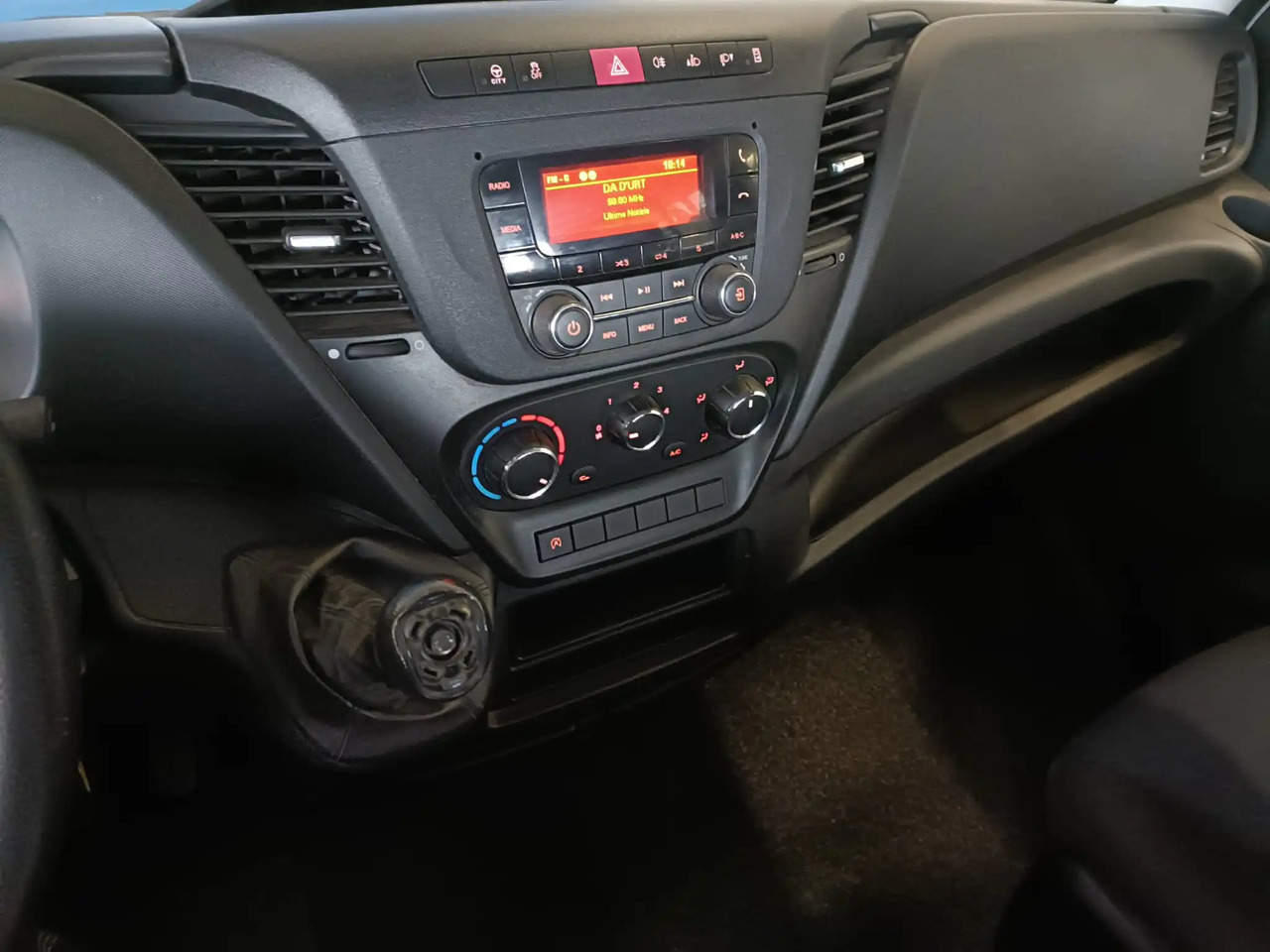 Utilitaire benne IVECO DAILY 35C14 DOPPIA CABINA RIBALTABILE 2.3: photos 12