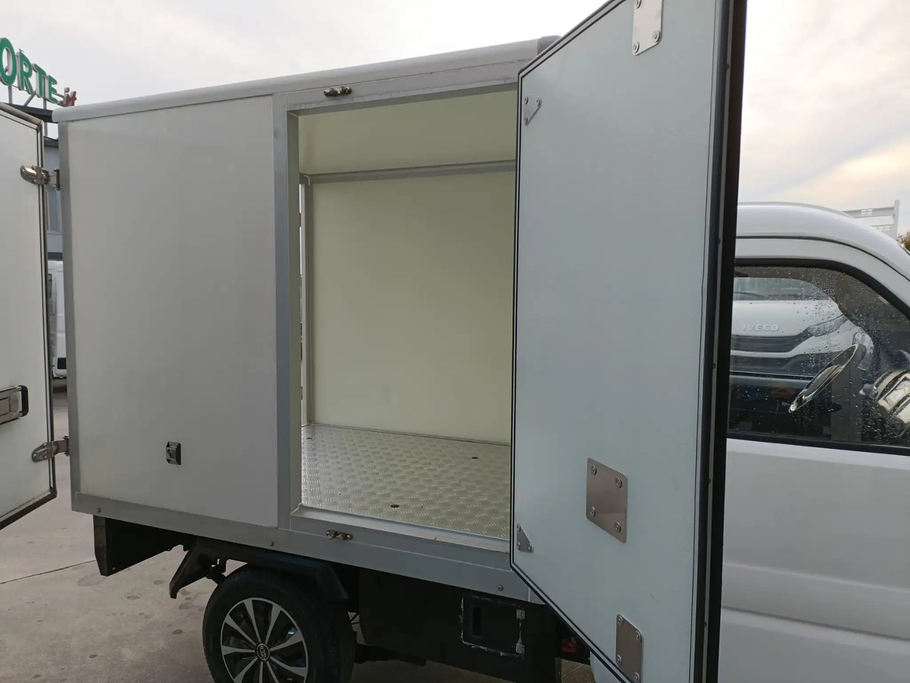 Fourgon grand volume, Utilitaire électrique NEXTEM FURGONE BOX 100% ELETTRICO: photos 8