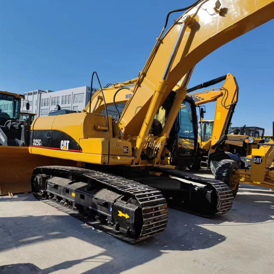 Caterpillar 325C - Pelle sur chenille: photos 3 Caterpillar 325C - Pelle sur chenille: photos 3