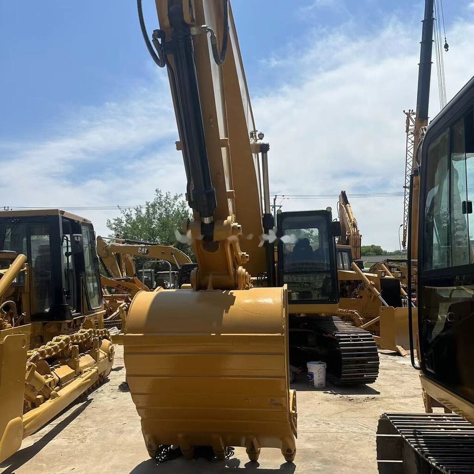 Caterpillar 330GC - Pelle sur chenille: photos 2 Caterpillar 330GC - Pelle sur chenille: photos 2