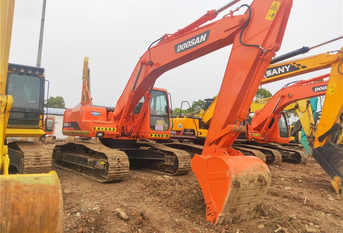 Doosan DH220LC-7 - Pelle sur chenille: photos 3 Doosan DH220LC-7 - Pelle sur chenille: photos 3