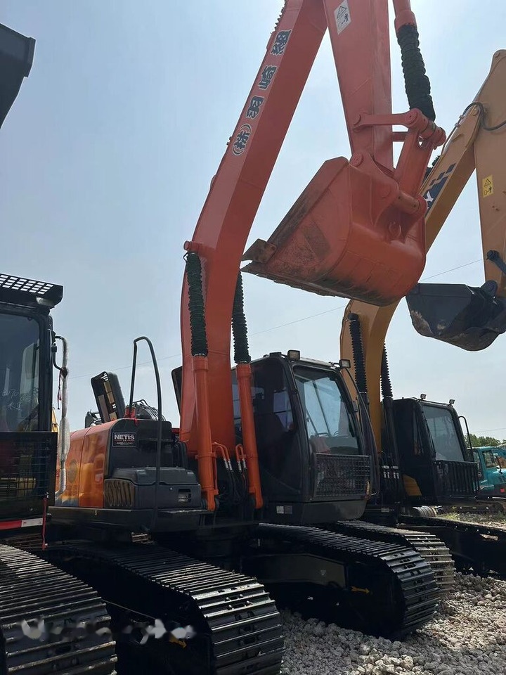 Hitachi ZX200-3 - Pelle sur chenille: photos 4 Hitachi ZX200-3 - Pelle sur chenille: photos 4