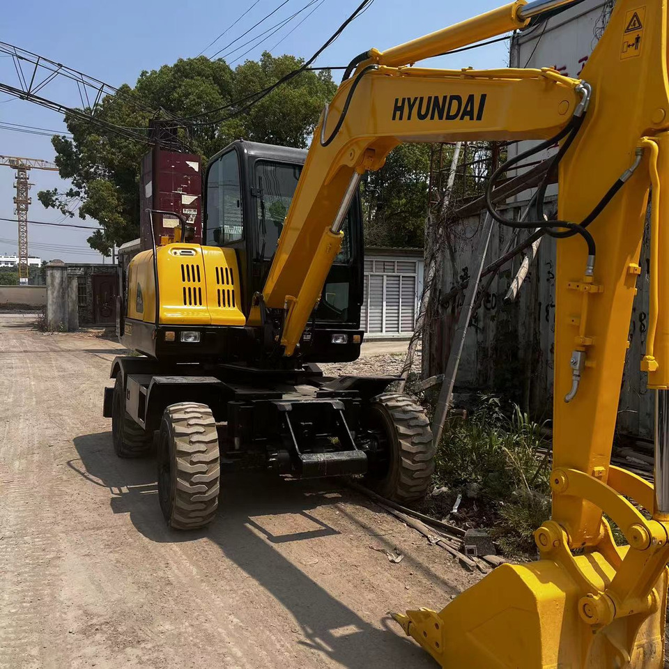 Hyundai R60W-7 - Pelle sur pneus: photos 3 Hyundai R60W-7 - Pelle sur pneus: photos 3