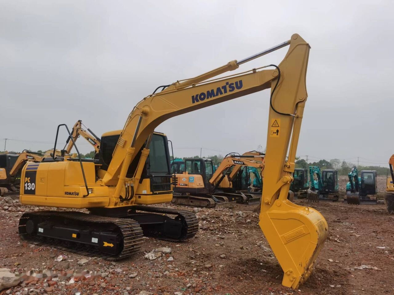Komatsu PC130 - Pelle sur chenille: photos 3 Komatsu PC130 - Pelle sur chenille: photos 3