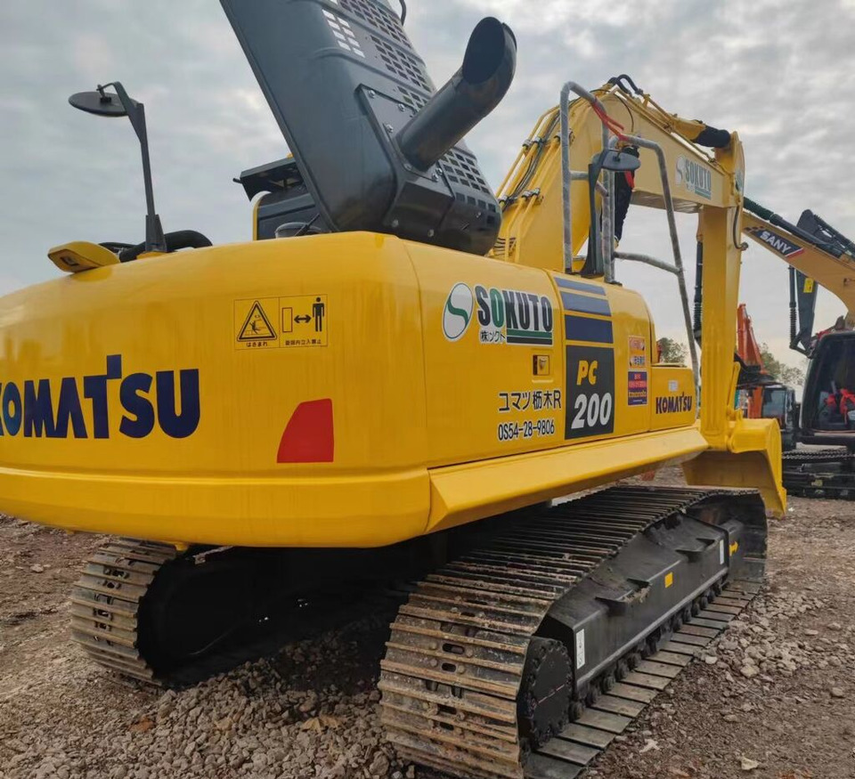 Komatsu PC200-8 - Pelle sur chenille: photos 1 Komatsu PC200-8 - Pelle sur chenille: photos 1