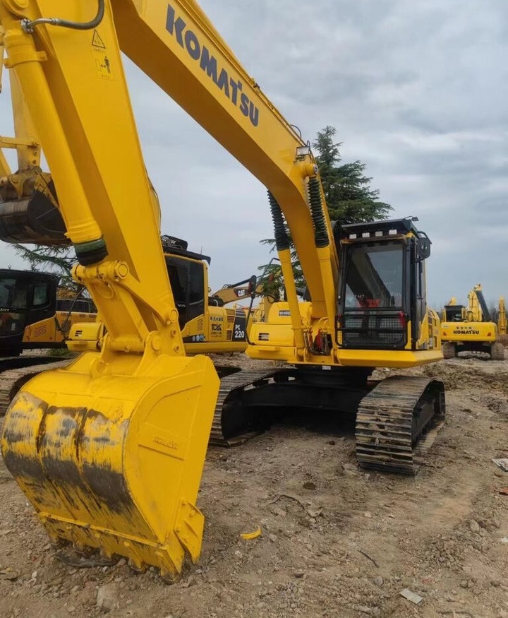 Komatsu PC220-8 - Pelle sur chenille: photos 1 Komatsu PC220-8 - Pelle sur chenille: photos 1