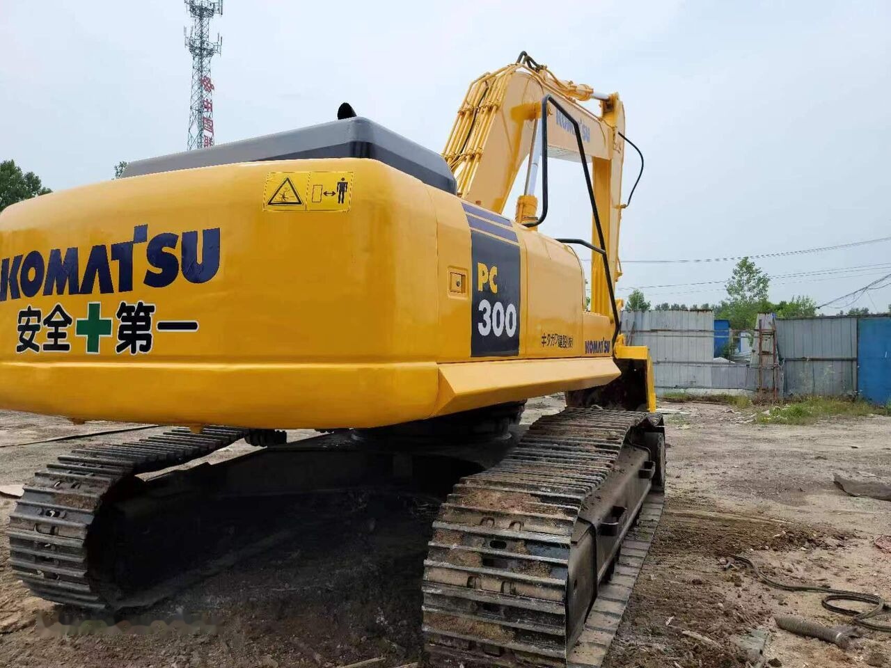 Komatsu PC300-7 - Pelle sur chenille: photos 5 Komatsu PC300-7 - Pelle sur chenille: photos 5