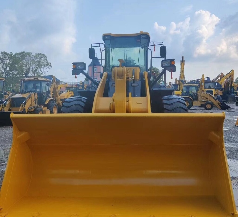 SDLG L958F - Chargeuse sur pneus: photos 1 SDLG L958F - Chargeuse sur pneus: photos 1