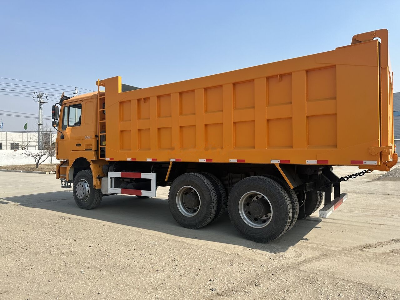 Shacman F3000 - Camion benne: photos 2 Shacman F3000 - Camion benne: photos 2