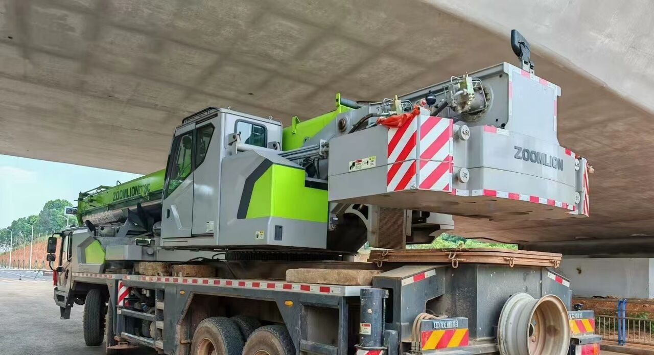 Zoomlion - Grue mobile: photos 2 Zoomlion - Grue mobile: photos 2