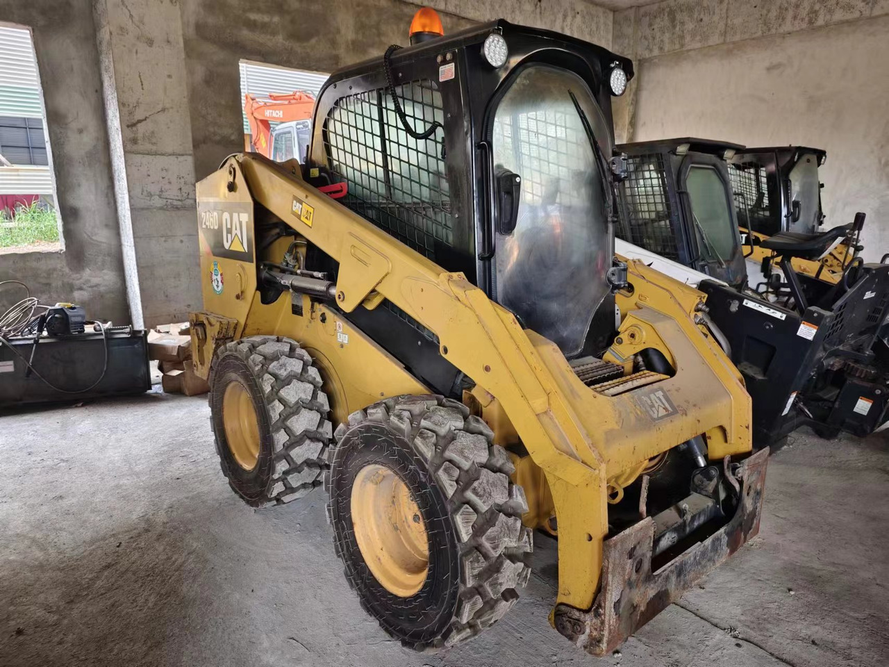CATERPILLAR 246D - Mini chargeuse: photos 2 CATERPILLAR 246D - Mini chargeuse: photos 2