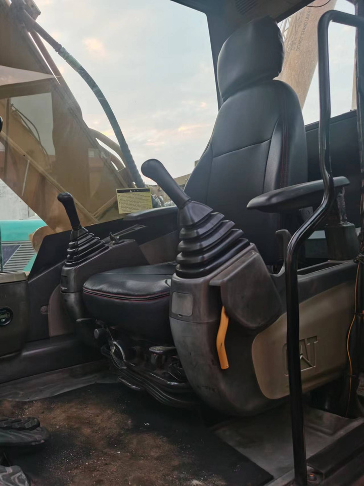 CATERPILLAR 315D - Pelle sur chenille: photos 5 CATERPILLAR 315D - Pelle sur chenille: photos 5