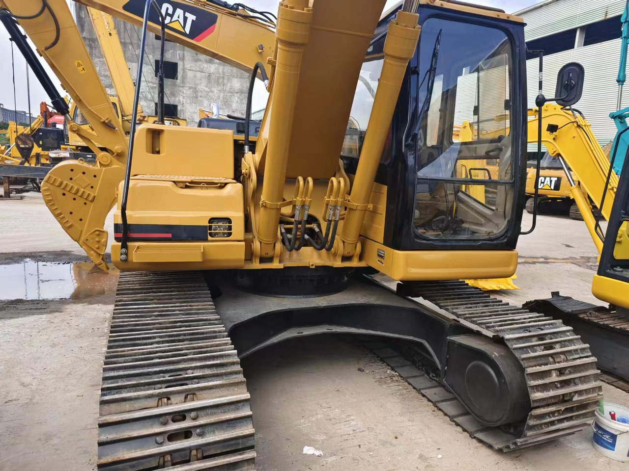 CATERPILLAR 320BL - Pelle sur chenille: photos 2 CATERPILLAR 320BL - Pelle sur chenille: photos 2