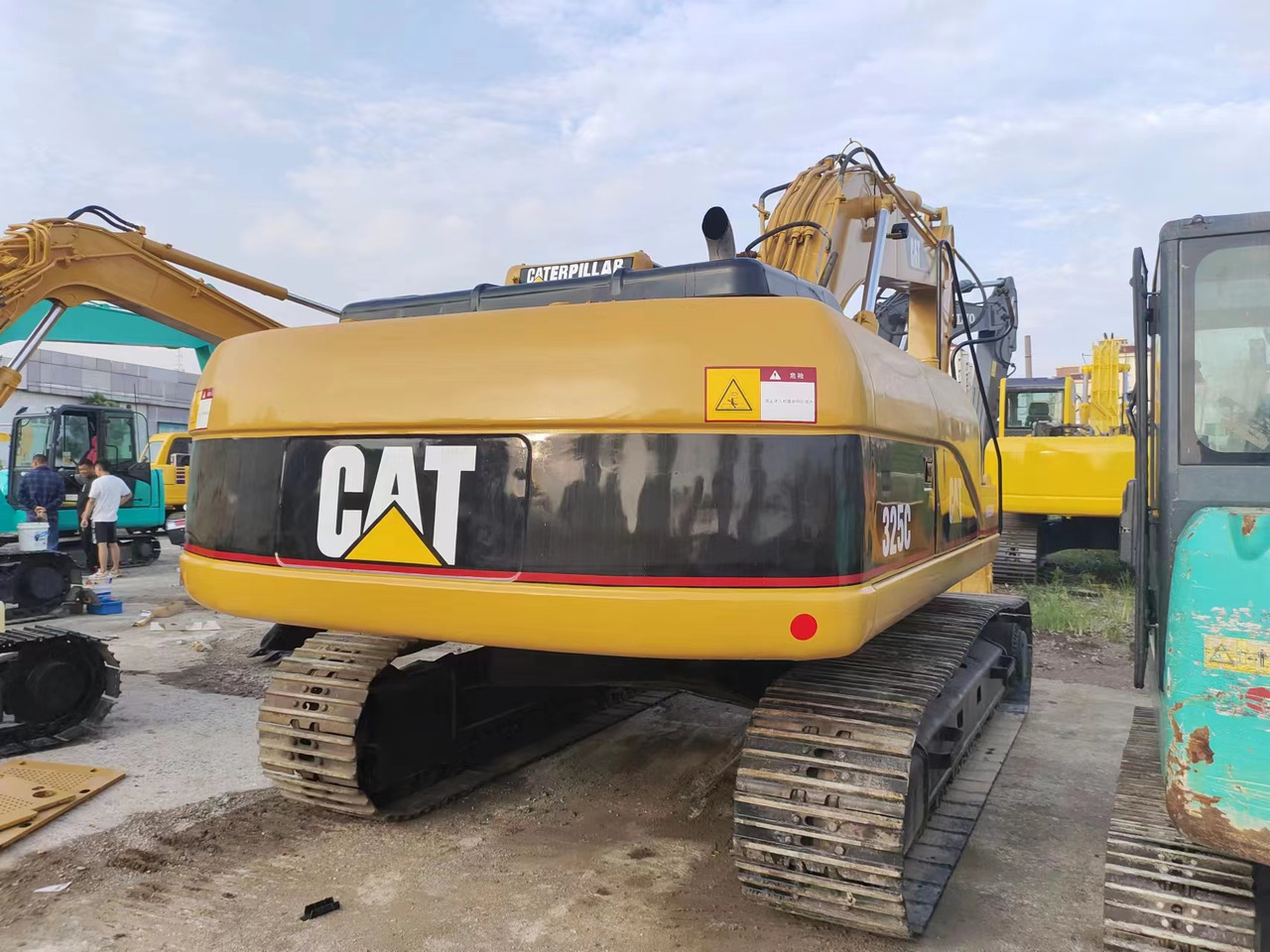 CATERPILLAR 325C - Pelle sur chenille: photos 5 CATERPILLAR 325C - Pelle sur chenille: photos 5
