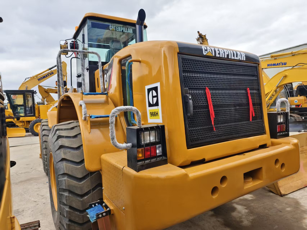 CATERPILLAR 966H - Chargeuse sur pneus: photos 5 CATERPILLAR 966H - Chargeuse sur pneus: photos 5