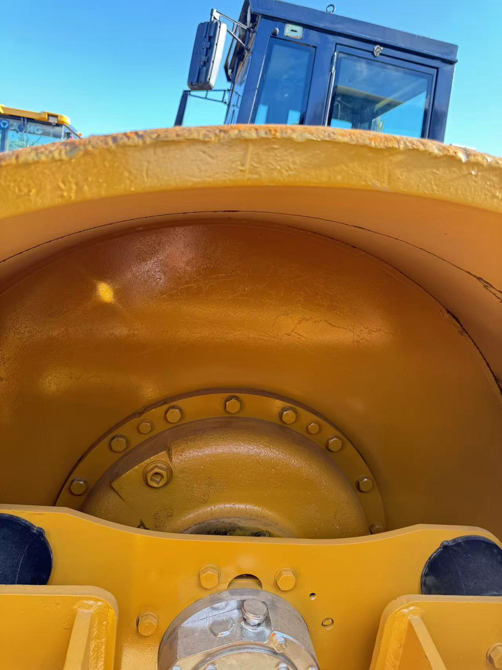 CATERPILLAR CS683E - Rouleau compresseur: photos 5 CATERPILLAR CS683E - Rouleau compresseur: photos 5