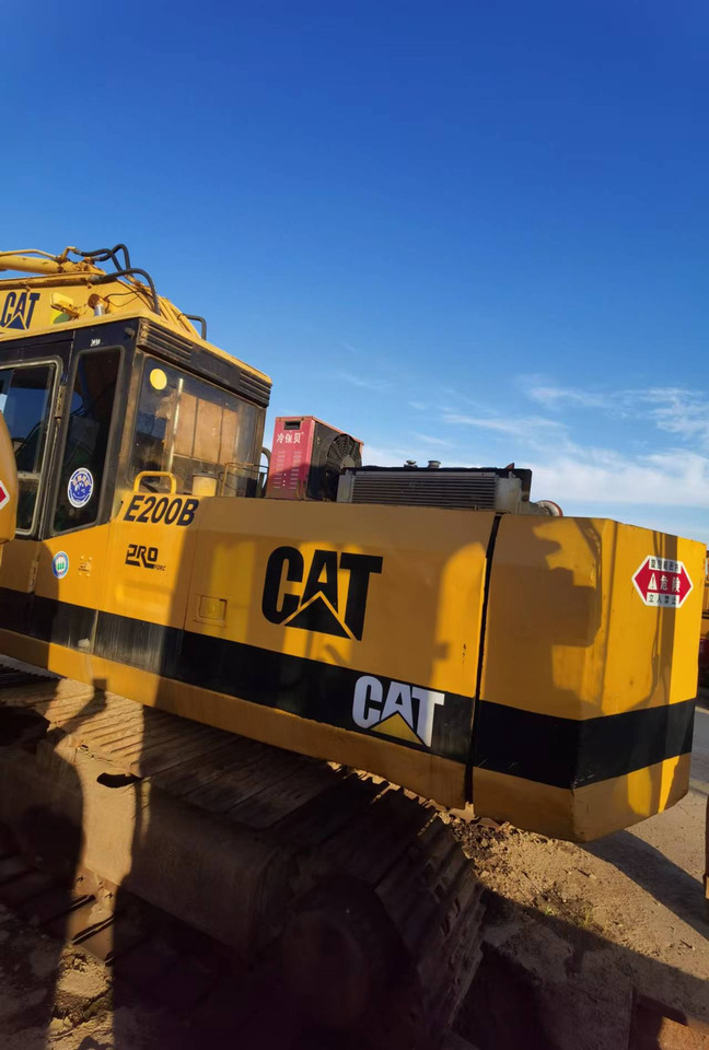 CATERPILLAR E200B - Pelle sur chenille: photos 3 CATERPILLAR E200B - Pelle sur chenille: photos 3