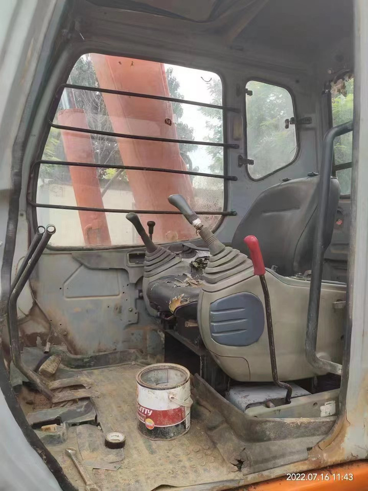 HITACHI EX60-5 - Mini pelle: photos 4 HITACHI EX60-5 - Mini pelle: photos 4