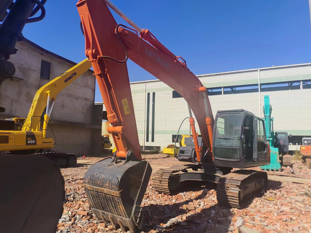 HITACHI ZX200 - Pelle sur chenille: photos 2 HITACHI ZX200 - Pelle sur chenille: photos 2