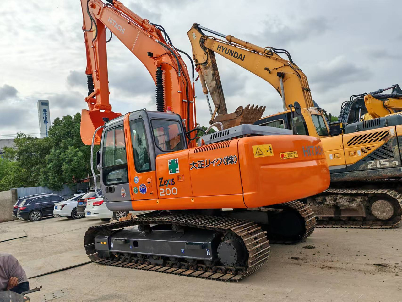 HITACHI ZX200 - Pelle sur chenille: photos 1 HITACHI ZX200 - Pelle sur chenille: photos 1