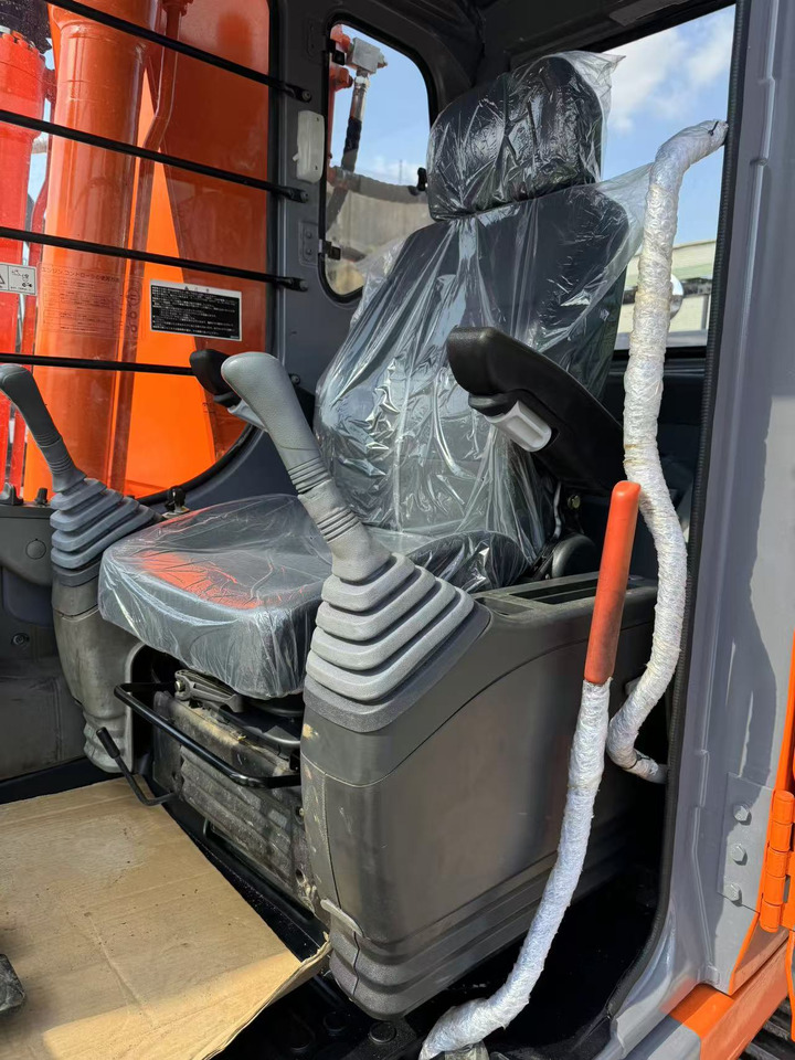 HITACHI ZX200 - Pelle sur chenille: photos 2 HITACHI ZX200 - Pelle sur chenille: photos 2