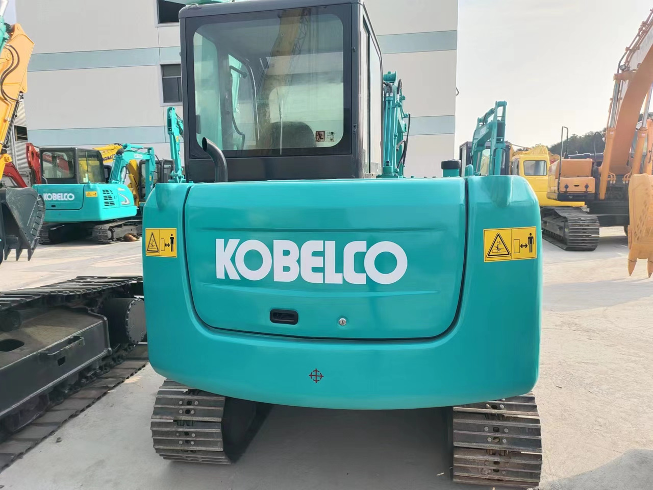KOBELCO SK60-8 - Mini pelle: photos 2 KOBELCO SK60-8 - Mini pelle: photos 2