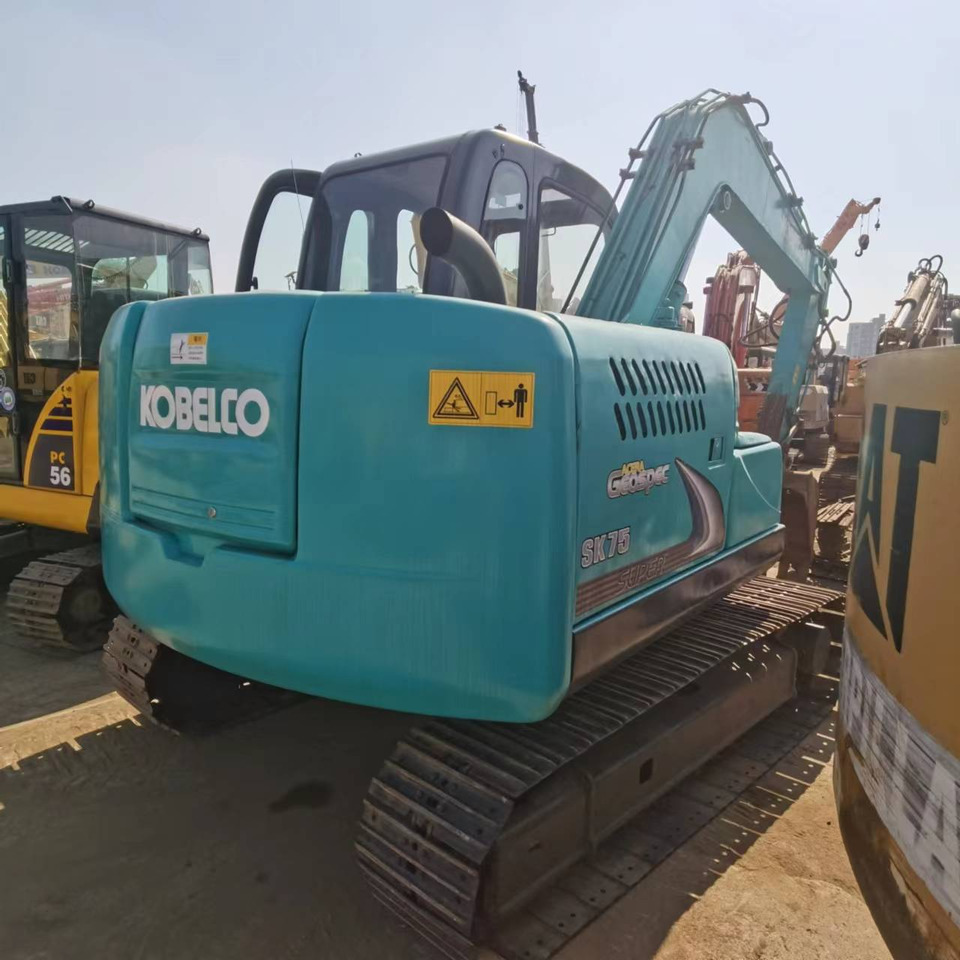 KOBELCO SK75 - Mini pelle: photos 1 KOBELCO SK75 - Mini pelle: photos 1