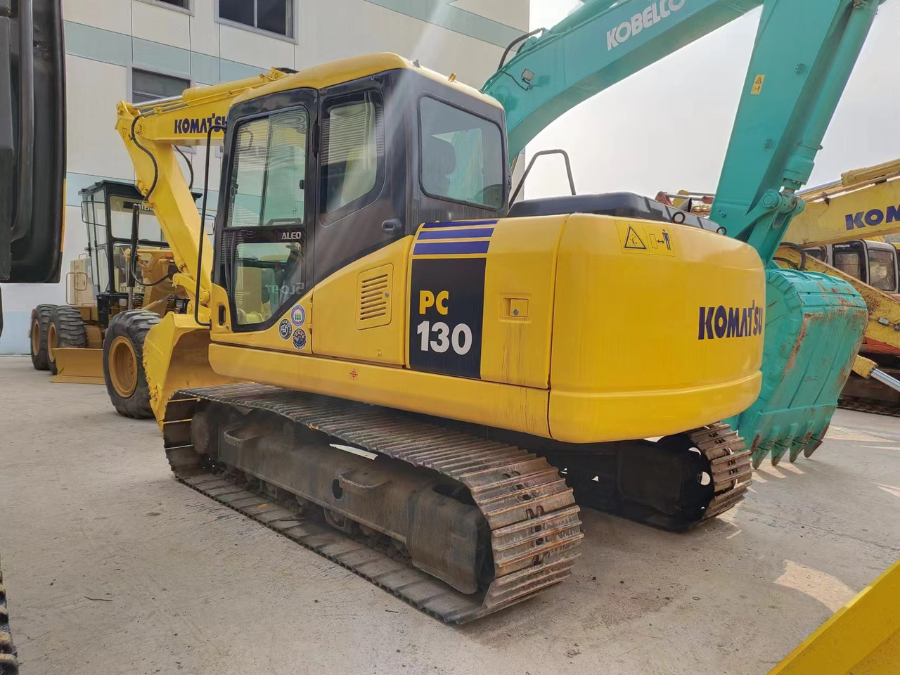 KOMATSU PC130-7 - Pelle sur chenille: photos 4 KOMATSU PC130-7 - Pelle sur chenille: photos 4