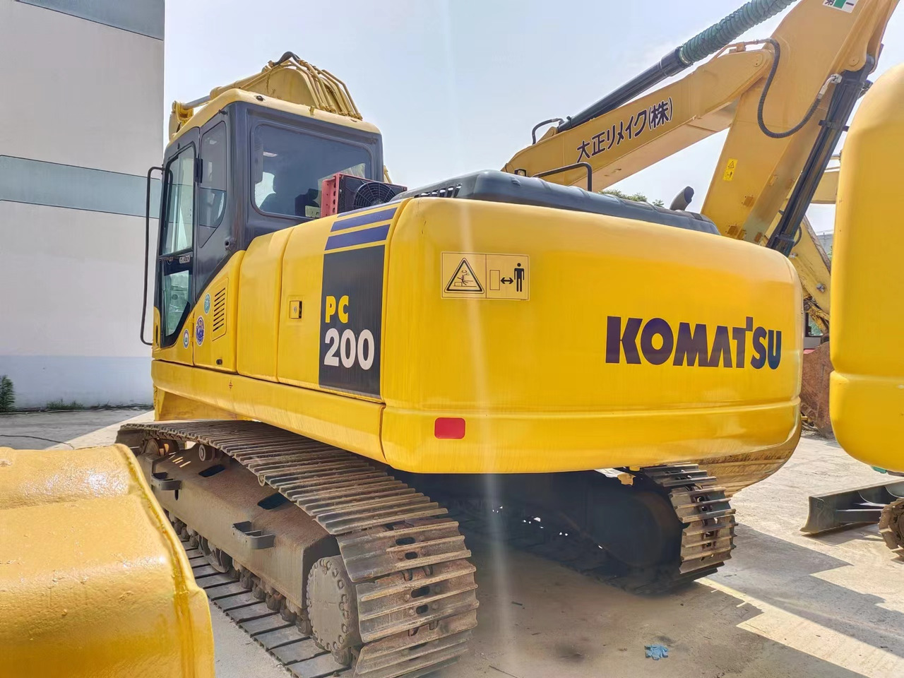 KOMATSU PC200-7 - Pelle sur chenille: photos 2 KOMATSU PC200-7 - Pelle sur chenille: photos 2