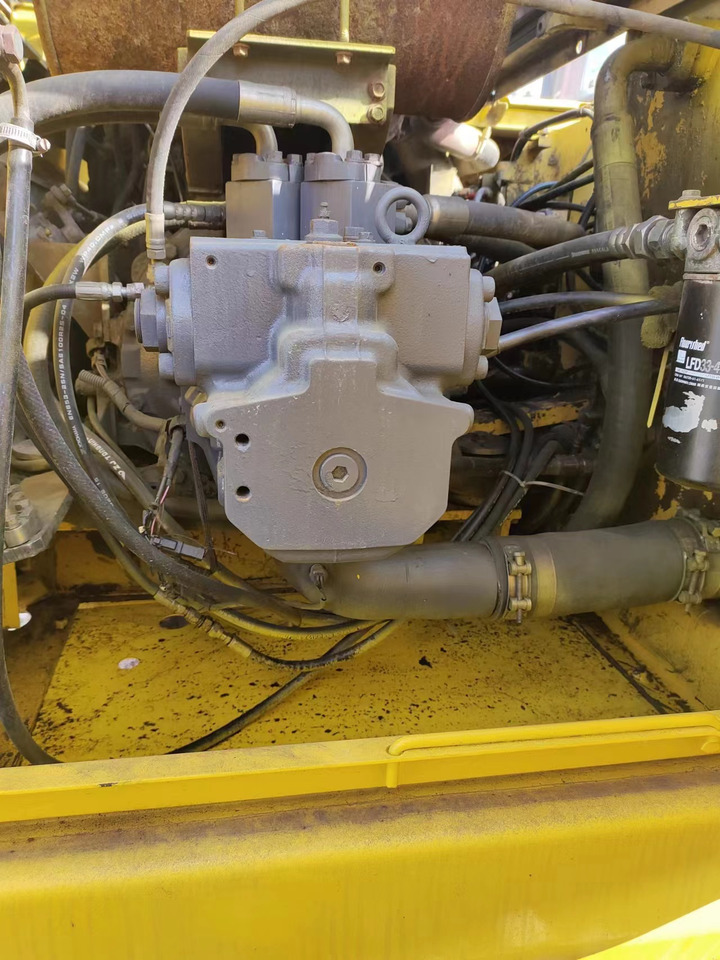 KOMATSU PC200-7 - Pelle sur chenille: photos 4 KOMATSU PC200-7 - Pelle sur chenille: photos 4