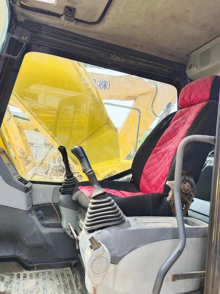 KOMATSU PC200-7 - Pelle sur chenille: photos 4 KOMATSU PC200-7 - Pelle sur chenille: photos 4