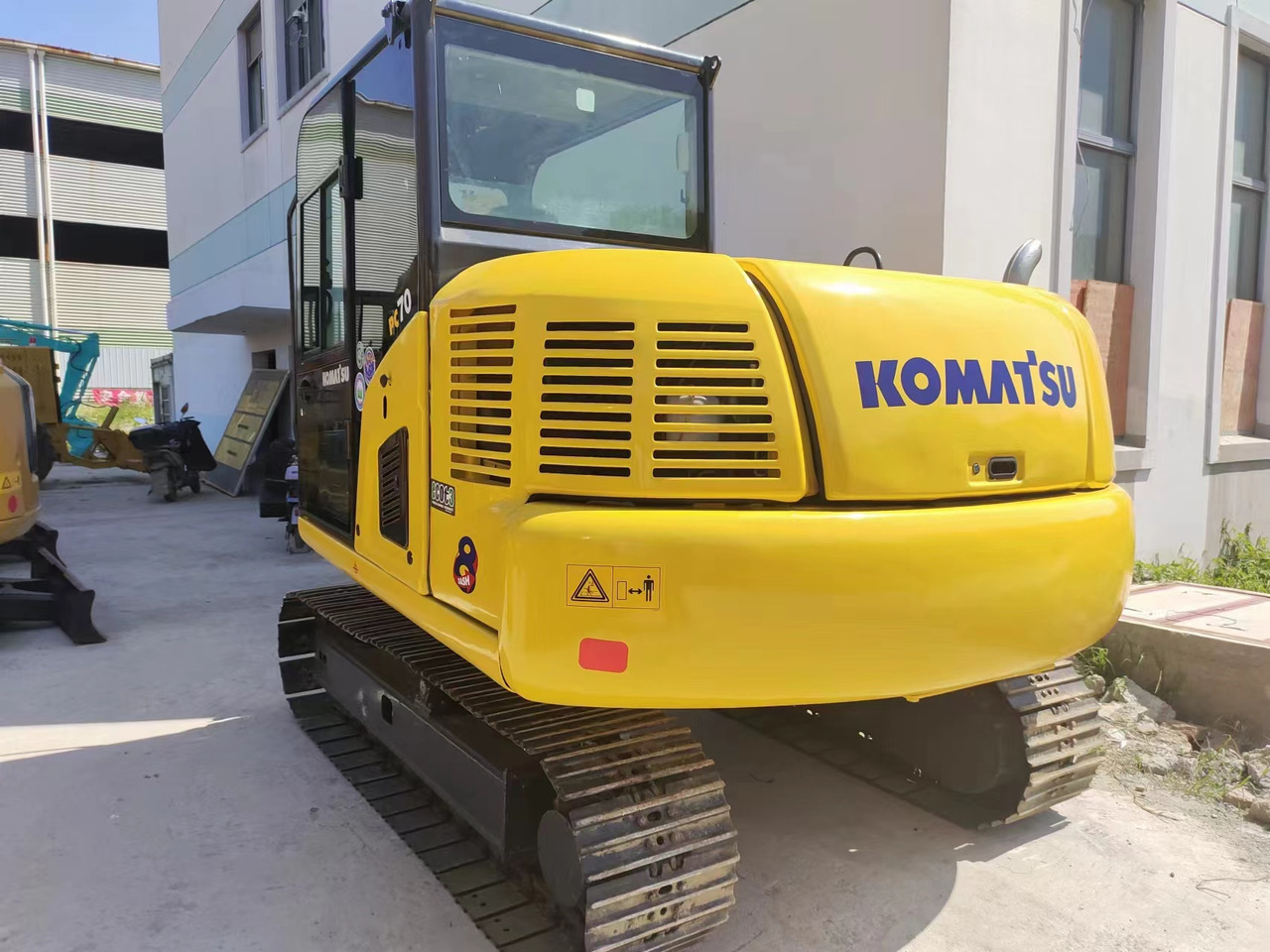 KOMATSU PC70-8 - Mini pelle: photos 1 KOMATSU PC70-8 - Mini pelle: photos 1