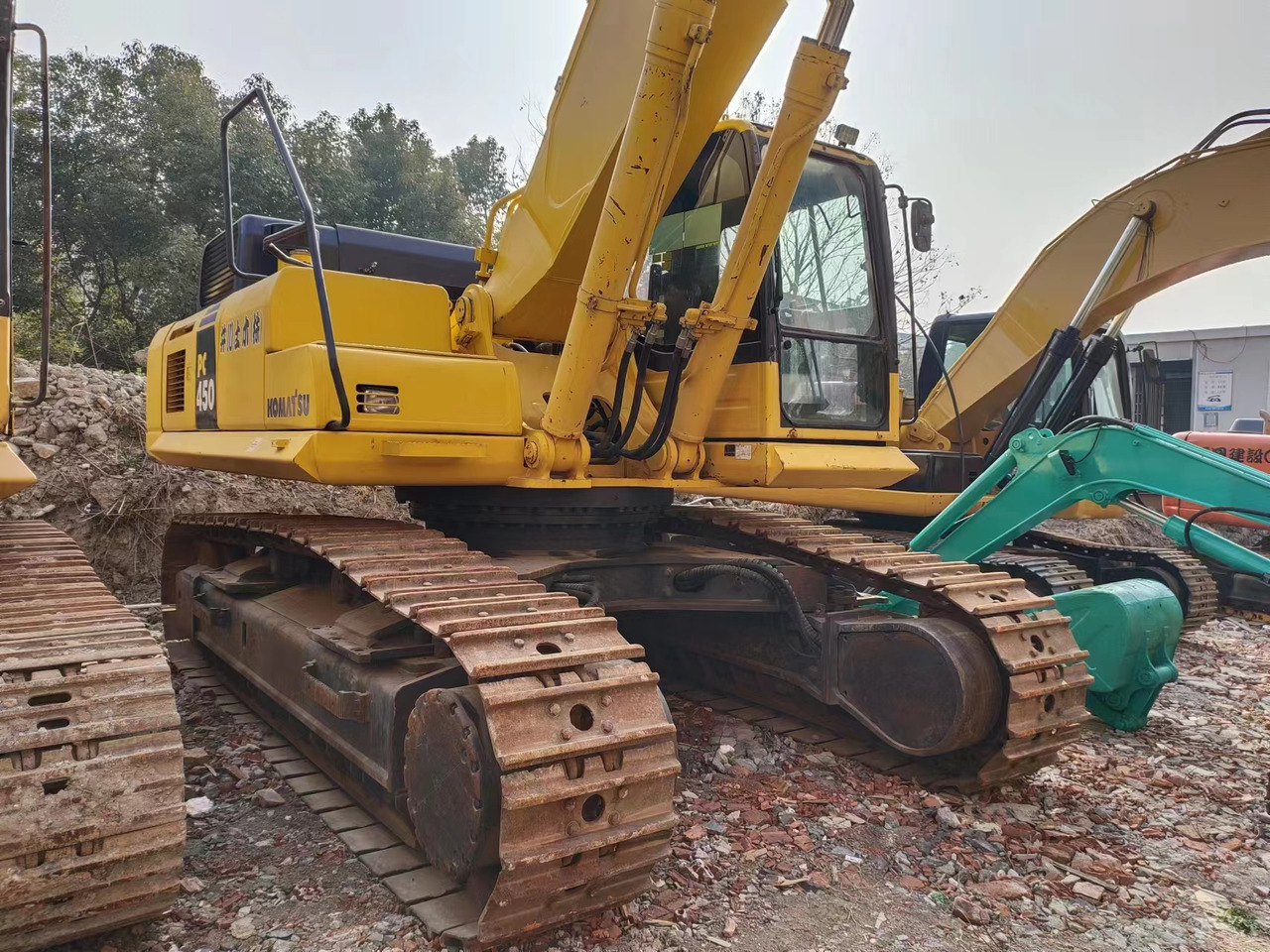 KOMATSU pc450-8 - Pelle sur chenille: photos 1 KOMATSU pc450-8 - Pelle sur chenille: photos 1