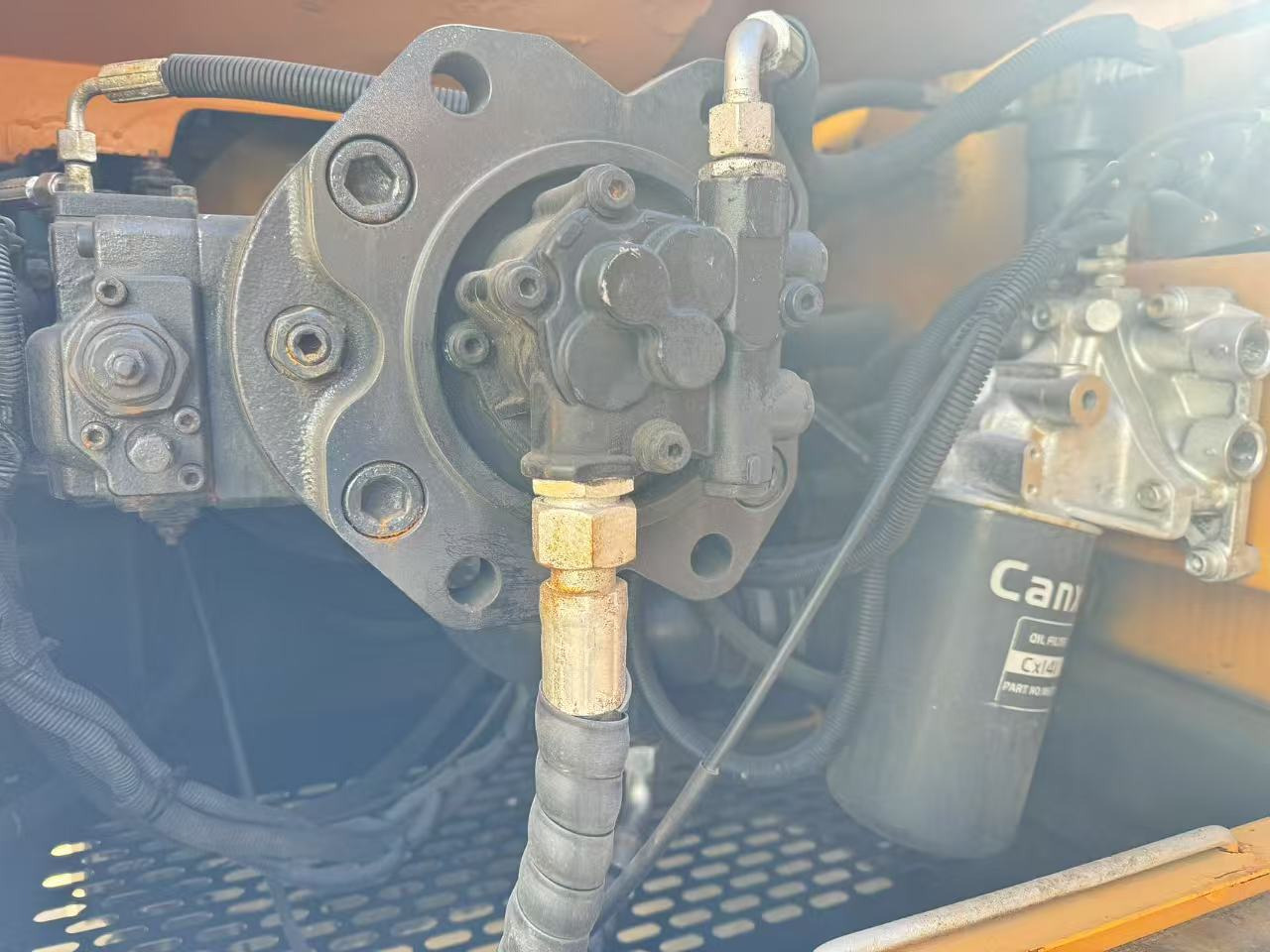 SANY SY215C - Pelle sur chenille: photos 3 SANY SY215C - Pelle sur chenille: photos 3