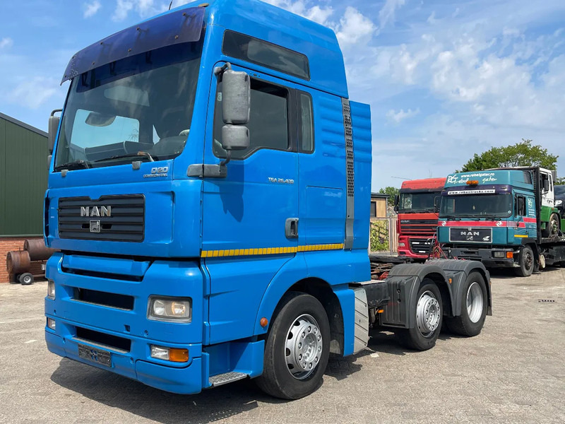 MAN TGA 26.430 TRACTOR UNIT - Tracteur routier: photos 3 MAN TGA 26.430 TRACTOR UNIT - Tracteur routier: photos 3