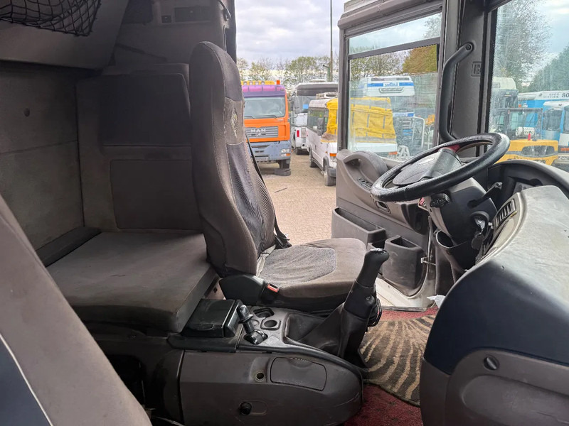 Crédit-bail de Renault Magnum 460 Tractor unit Renault Magnum 460 Tractor unit: photos 13