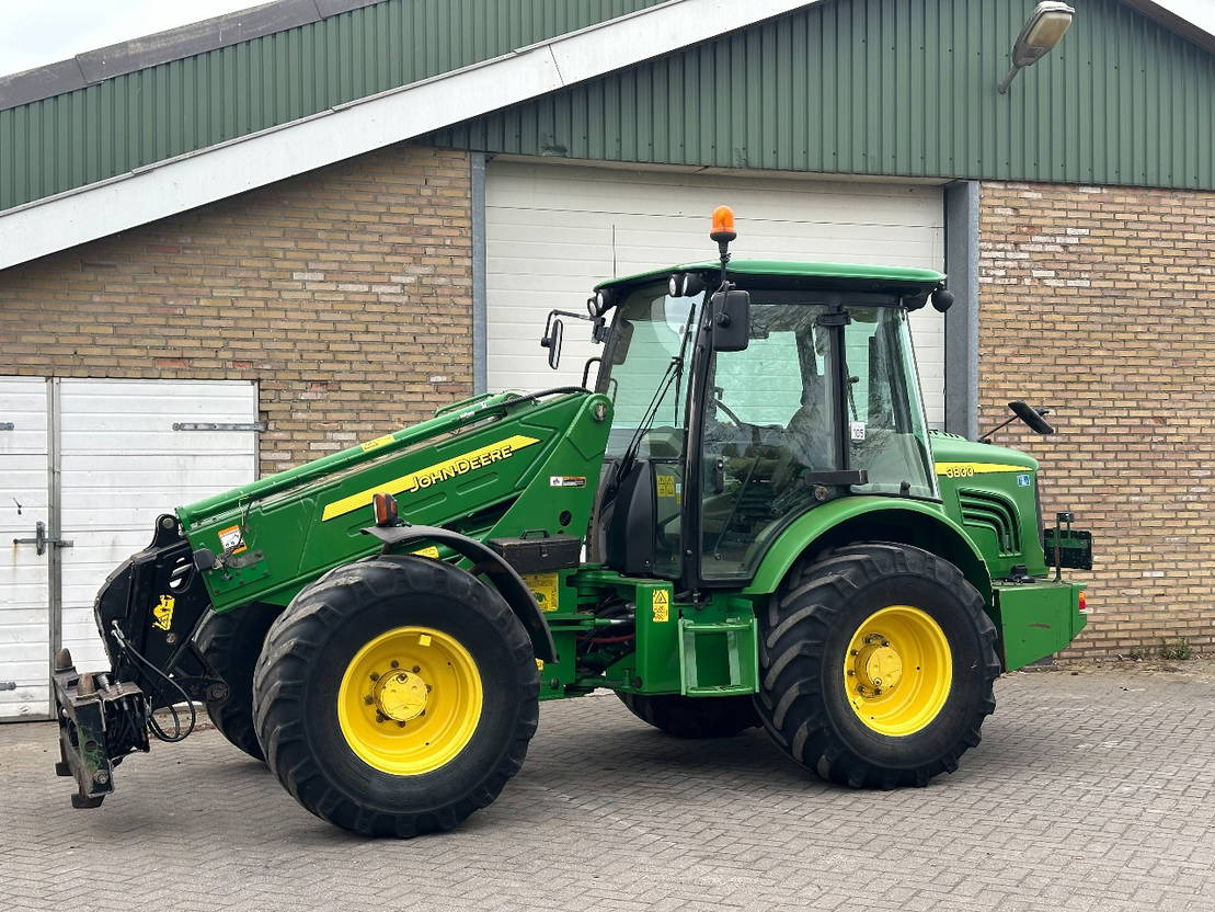 John Deere 3800 - Chargeuse sur pneus télescopique: photos 1 John Deere 3800 - Chargeuse sur pneus télescopique: photos 1