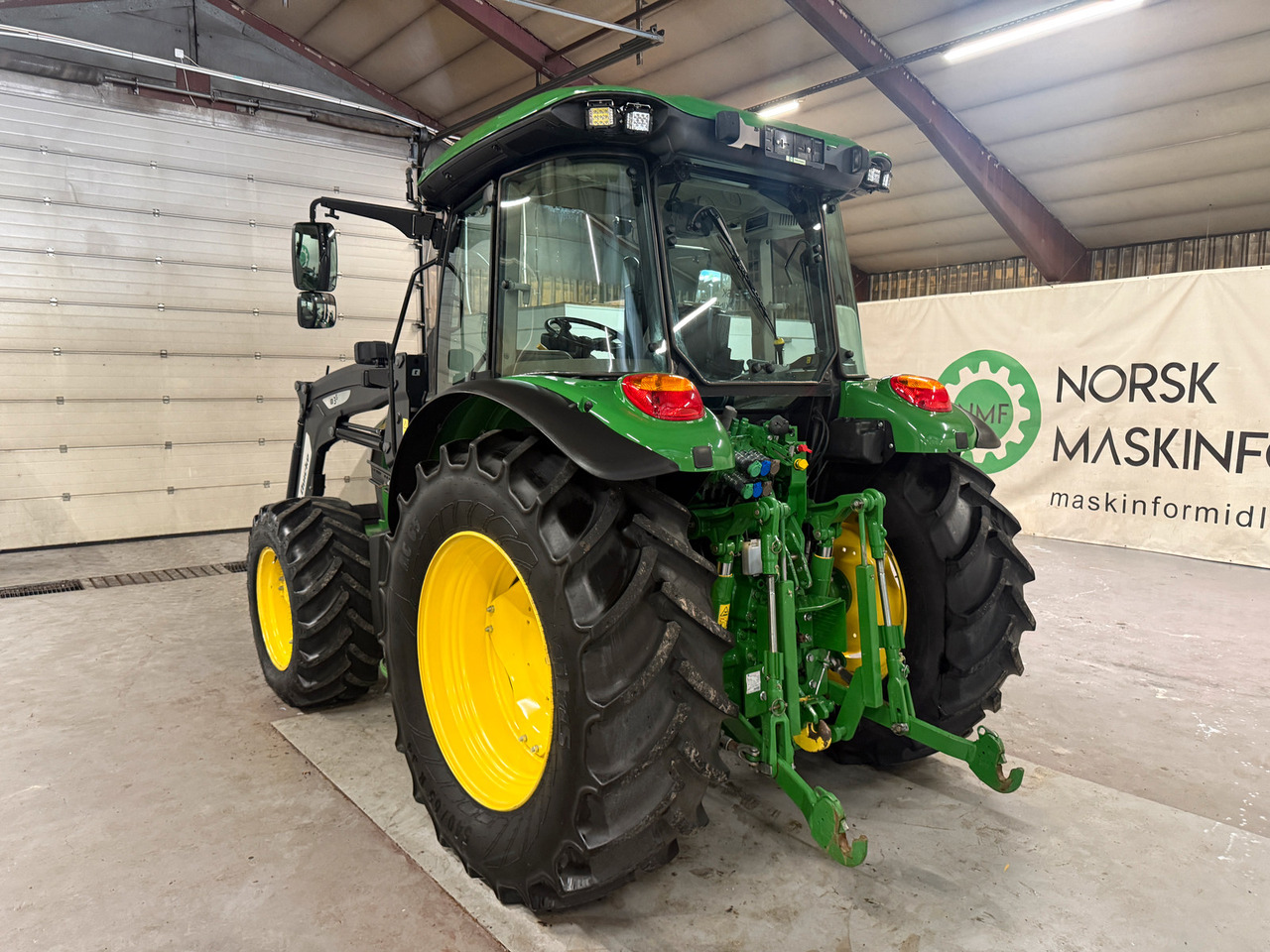 John Deere 5115M - Tracteur agricole: photos 4 John Deere 5115M - Tracteur agricole: photos 4