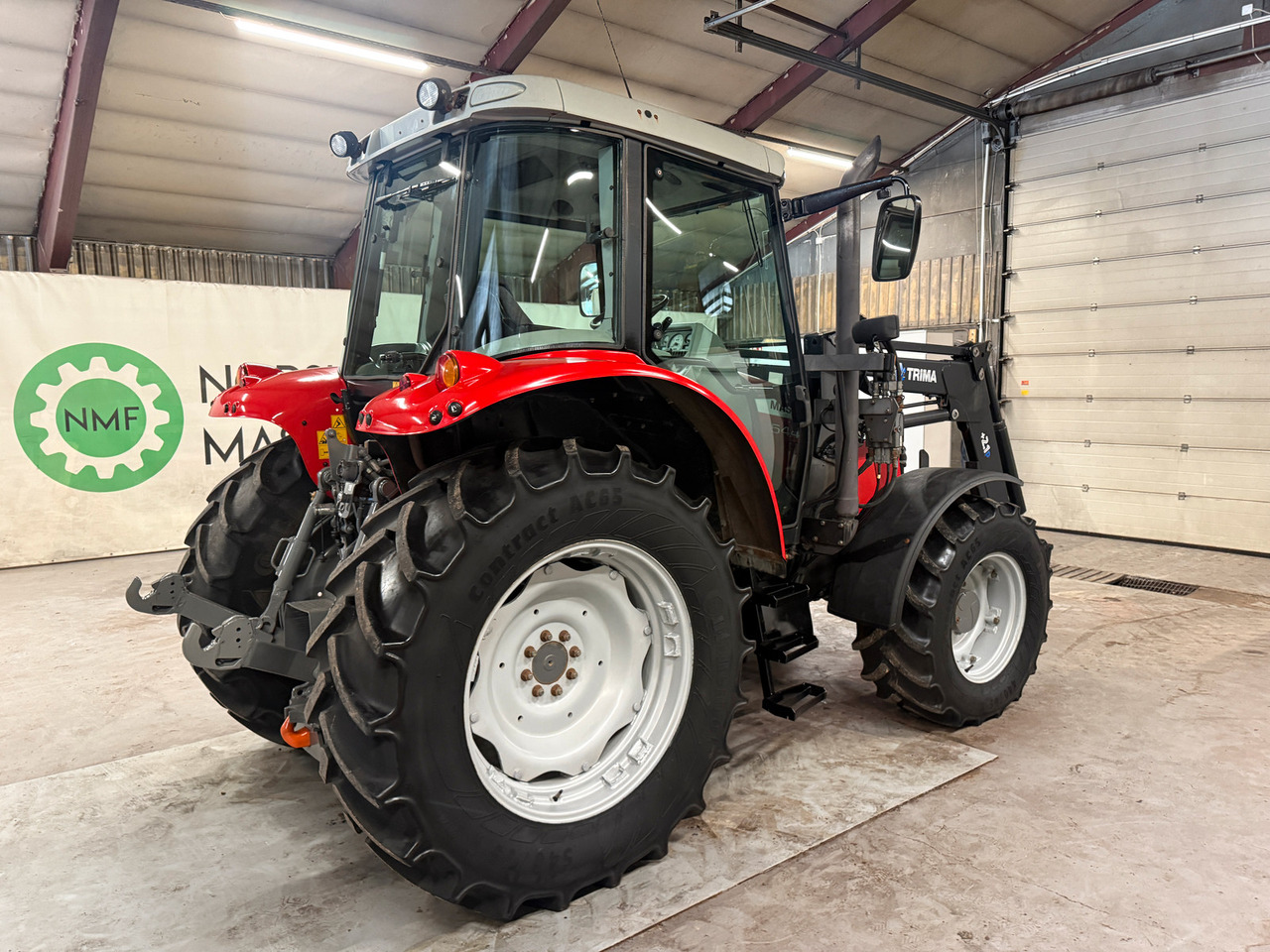 Massey Ferguson 5440 Dyna 4 - Tracteur agricole: photos 5 Massey Ferguson 5440 Dyna 4 - Tracteur agricole: photos 5