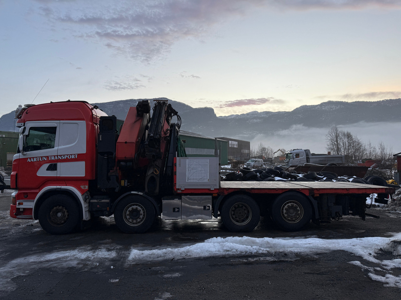 Scania R560 - Camion grue, Camion plateau: photos 3 Scania R560 - Camion grue, Camion plateau: photos 3