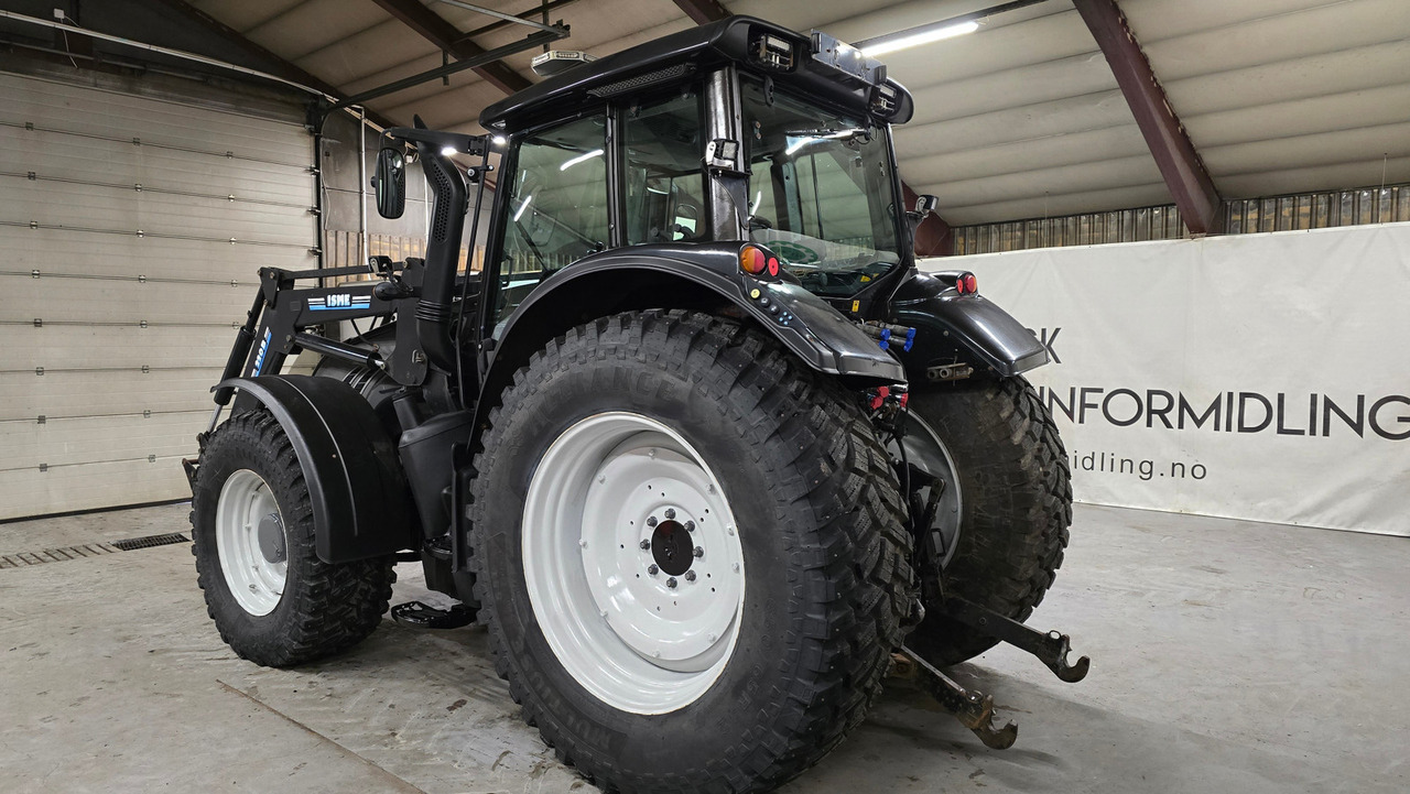 Valtra T182 - Tracteur agricole: photos 3 Valtra T182 - Tracteur agricole: photos 3