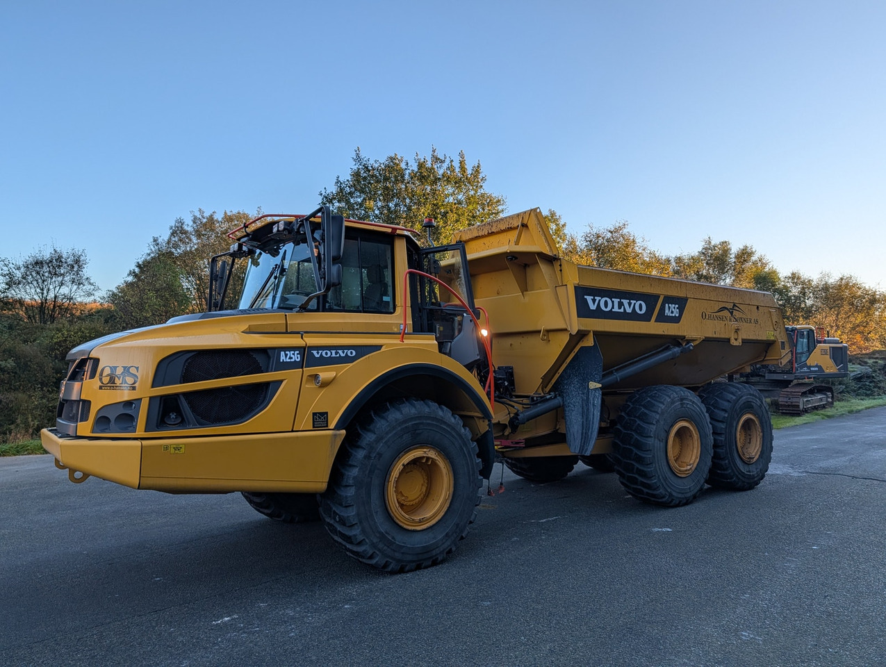 Volvo A25G på hvite skilt - Tombereau articulé: photos 2 Volvo A25G på hvite skilt - Tombereau articulé: photos 2