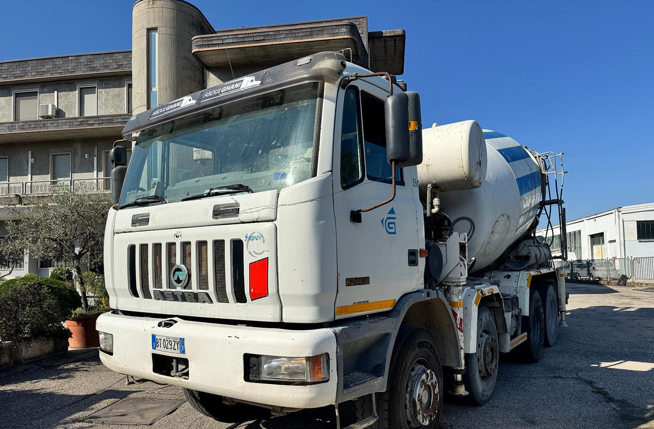 BETONPOMPA ASTRA HD84.38 - Camion malaxeur pompe: photos 1 BETONPOMPA ASTRA HD84.38 - Camion malaxeur pompe: photos 1