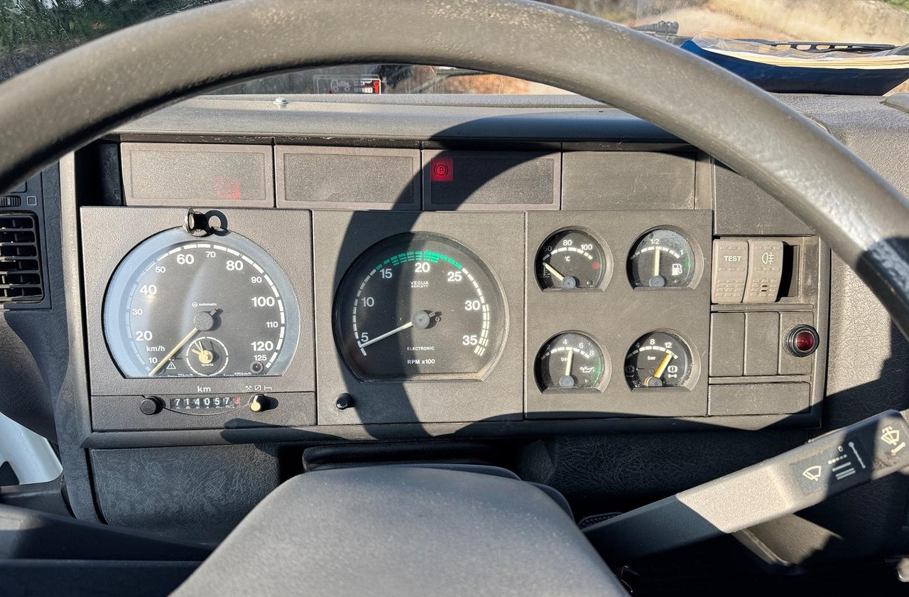 Iveco Eurocargo 150E23 con Gru HIAB - Camion plateau, Camion grue: photos 4 Iveco Eurocargo 150E23 con Gru HIAB - Camion plateau, Camion grue: photos 4