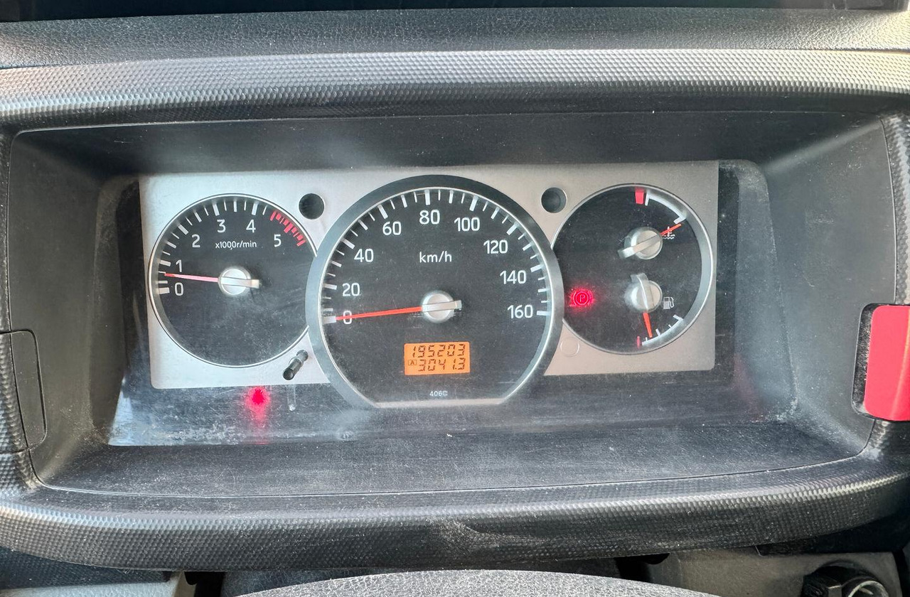 Renault Trucks Maxity 135.35 dxi - Camion à rideaux coulissants: photos 4 Renault Trucks Maxity 135.35 dxi - Camion à rideaux coulissants: photos 4