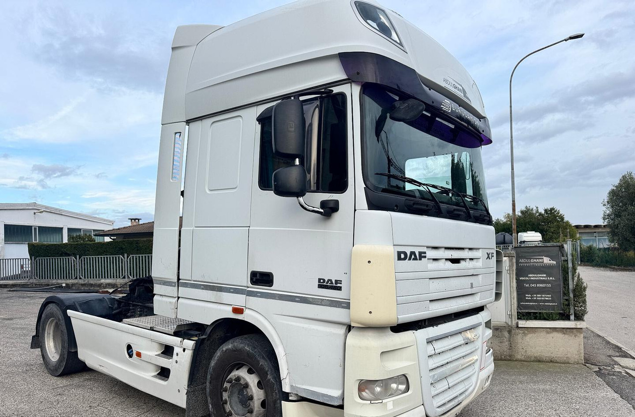 DAF XF 105.460 - 2010 - AUTOMATICO - Tracteur routier: photos 3 DAF XF 105.460 - 2010 - AUTOMATICO - Tracteur routier: photos 3