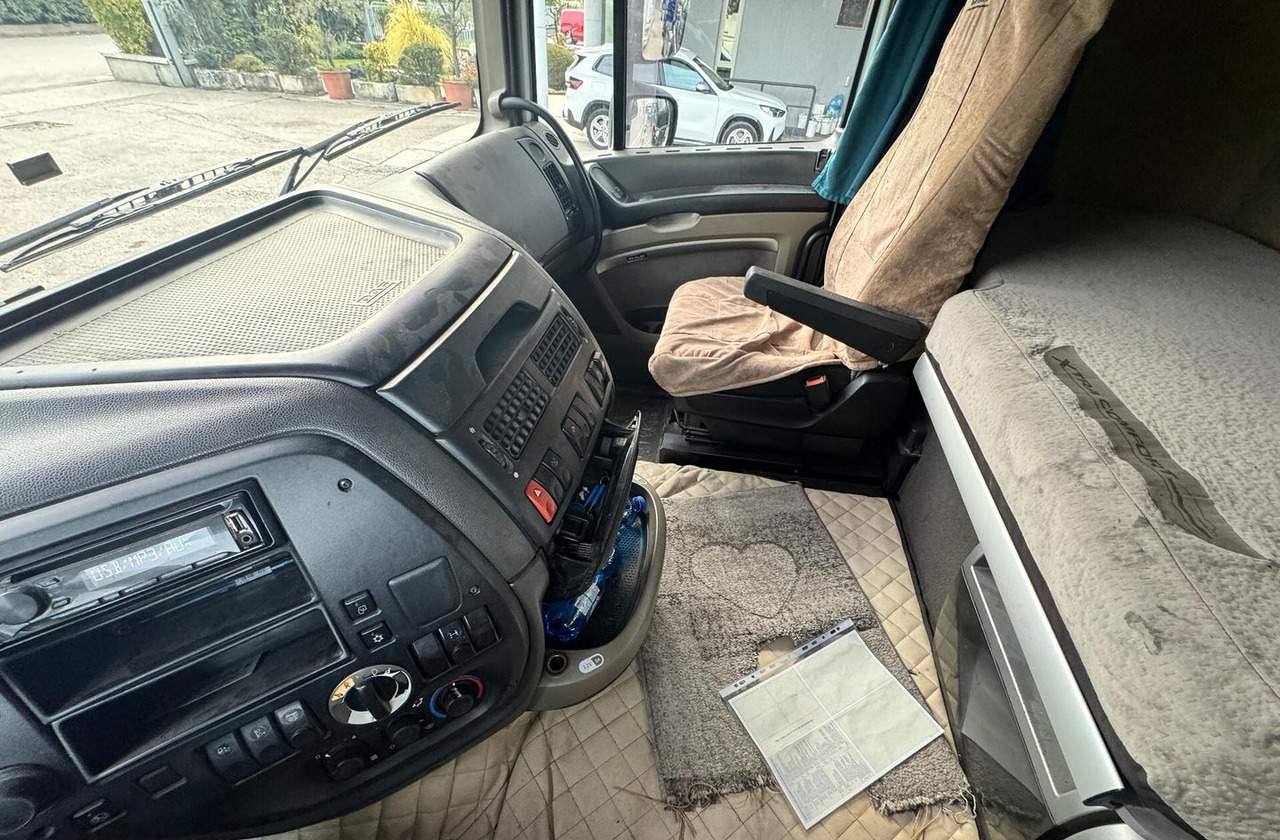 DAF XF 105.460 - 2010 - AUTOMATICO - Tracteur routier: photos 4 DAF XF 105.460 - 2010 - AUTOMATICO - Tracteur routier: photos 4